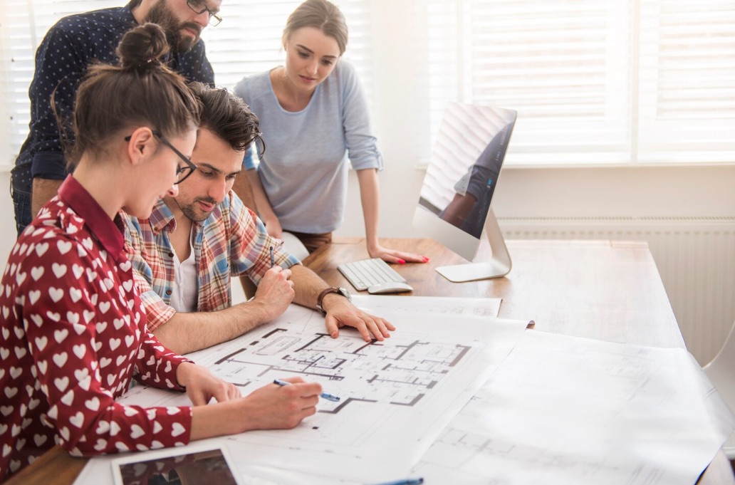 Team Unita al lavoro sulla progettazione di un sistema AI per abitazione privata